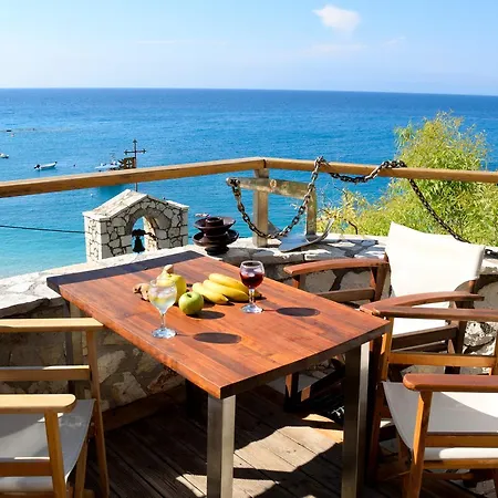 Arenaria Leucadia Otel Áyios Nikítas